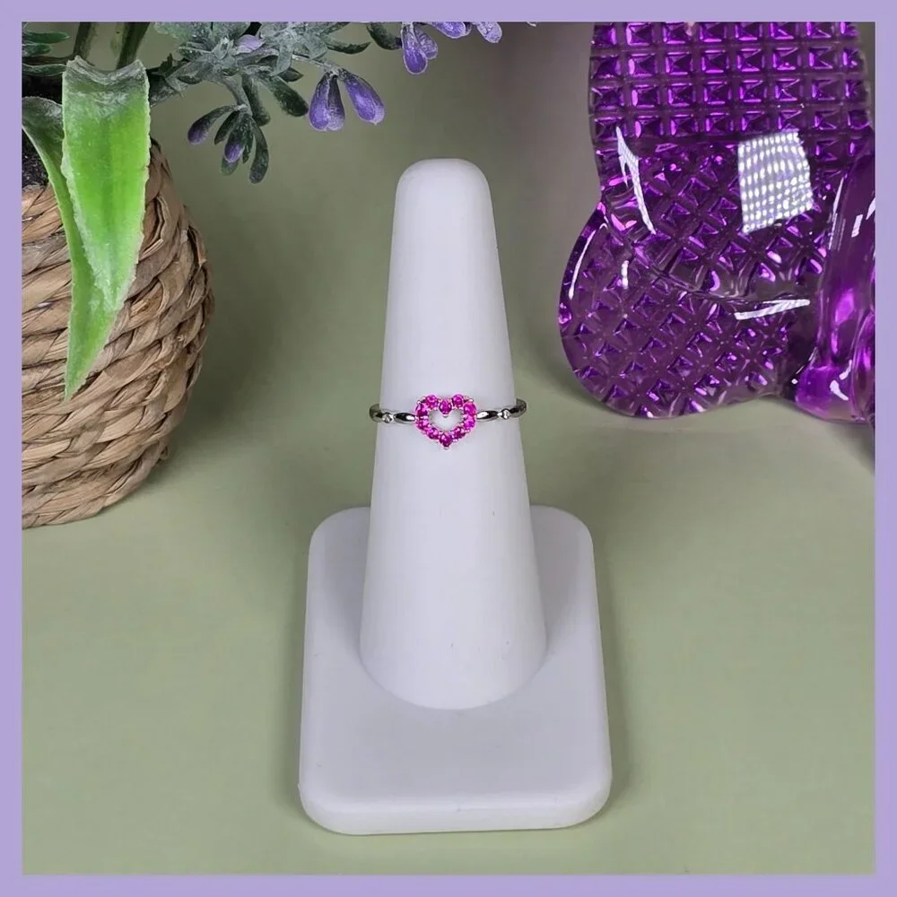 Sterling Silver Heart Shaped Ring With Fuchsia Stones Size‎ 6 (NWOT)